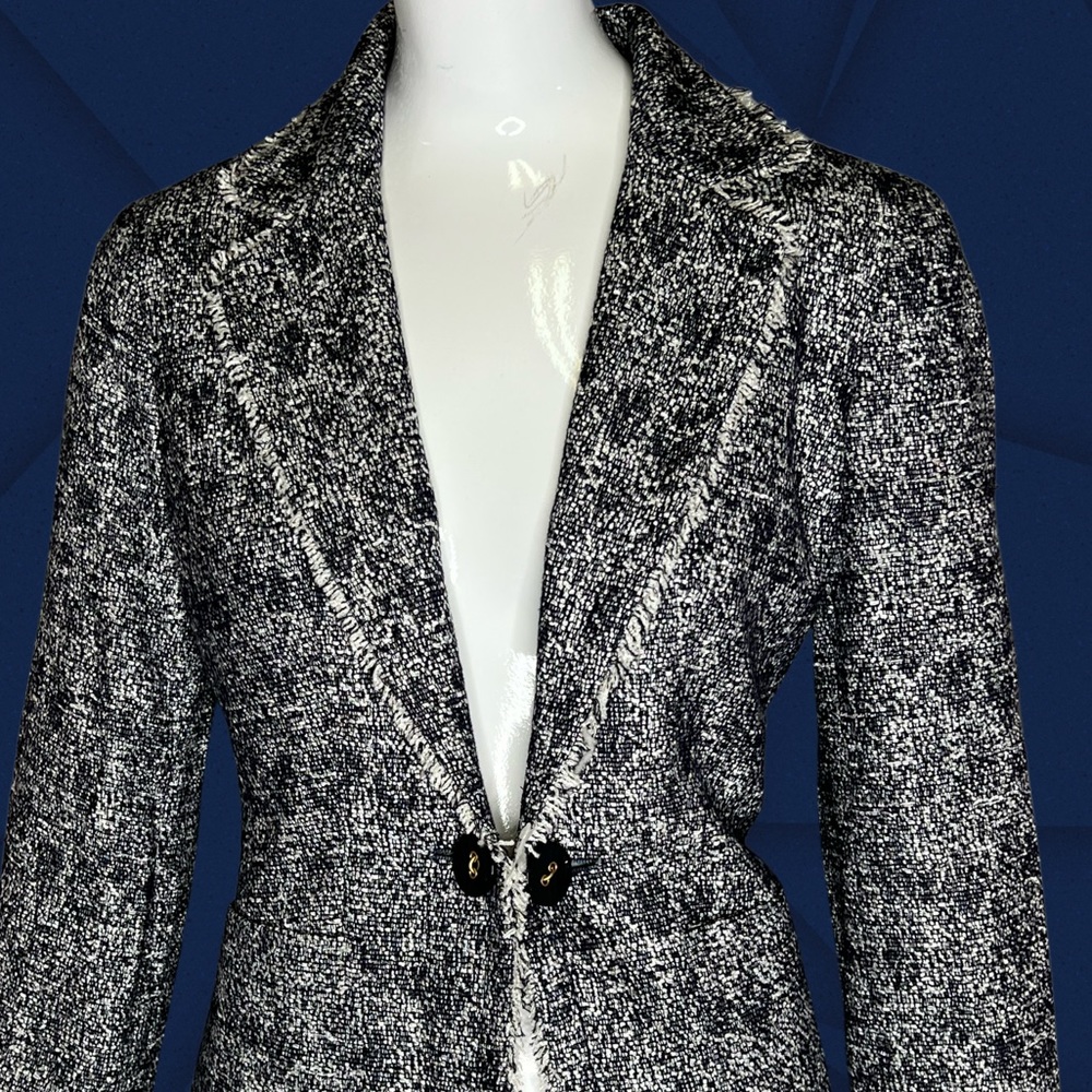 Blazer - Picture 2 of 5
